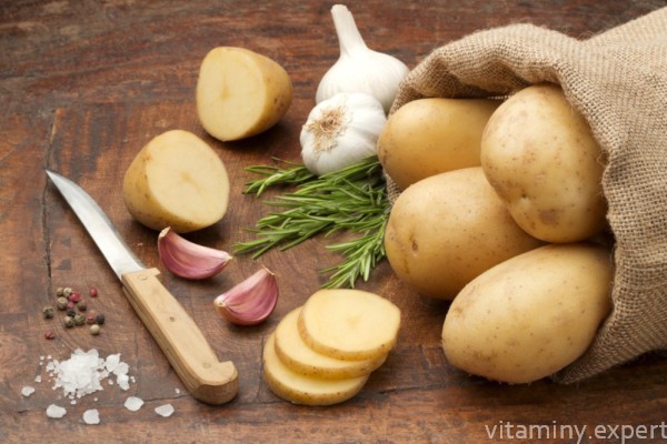 Картофель на доске